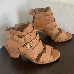 NWOT Sorel Brown Strappy Women's Sandals.